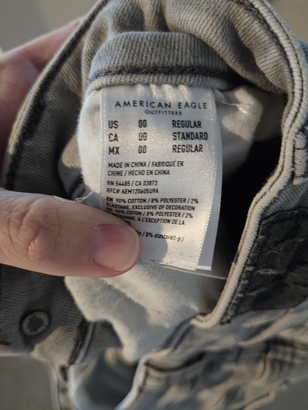 American Eagle Juniors Size 00 Distressed Jeans - Picture 3 of 4